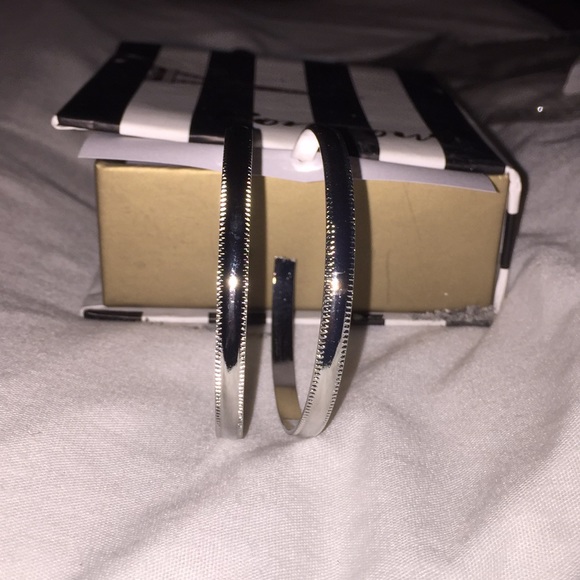 Silver Hoops “Beverly Hills Hoops” - Picture 4 of 8